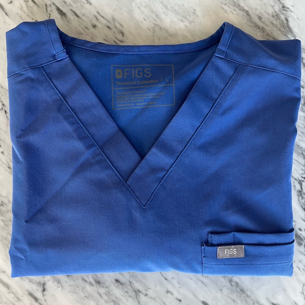 FIGS LEON TOP IN LIMITED EDITION COLOR DENIM SIZE LARGE